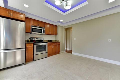 95 Lyndale St, Springfield, MA 01108 photo 4