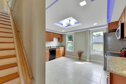 95 Lyndale St, Springfield, MA 01108 photo 6