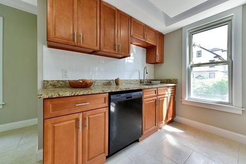 95 Lyndale St, Springfield, MA 01108 photo 25