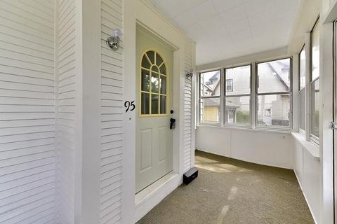 95 Lyndale St, Springfield, MA 01108 photo 23