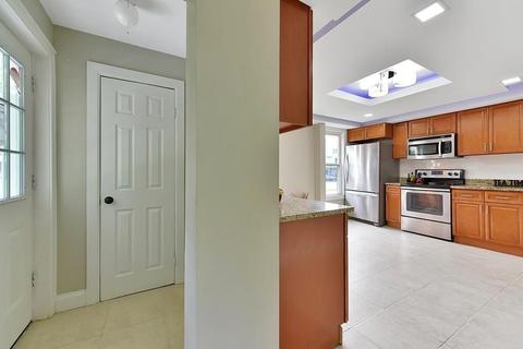 95 Lyndale St, Springfield, MA 01108 photo 14