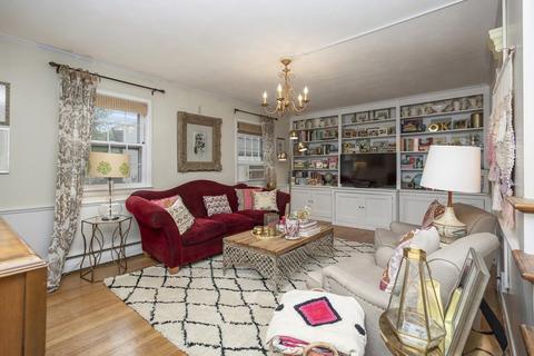 71 Cooley St, Springfield, MA 01128 photo 4