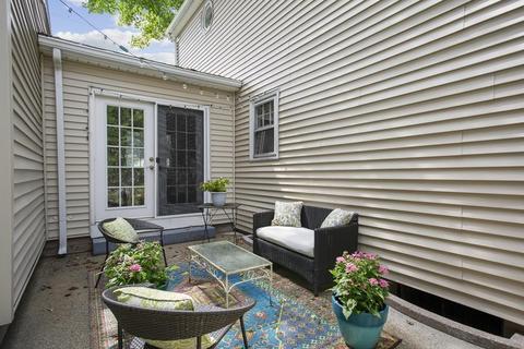 71 Cooley St, Springfield, MA 01128 photo 3