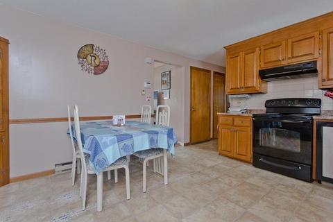 28 Silver St, Springfield, MA 01107 photo 12