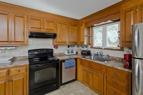 28 Silver St, Springfield, MA 01107 photo 10