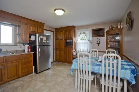 28 Silver St, Springfield, MA 01107 photo 9