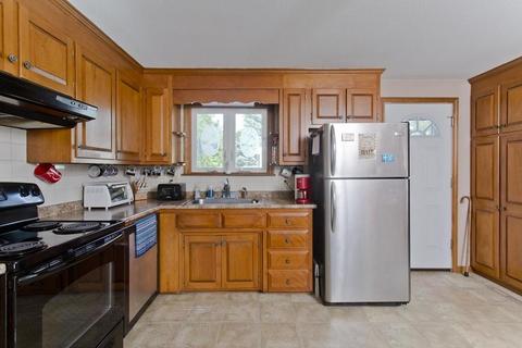 28 Silver St, Springfield, MA 01107 photo 11