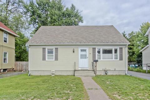 28 Silver St, Springfield, MA 01107 photo 2