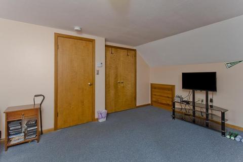 28 Silver St, Springfield, MA 01107 photo 32