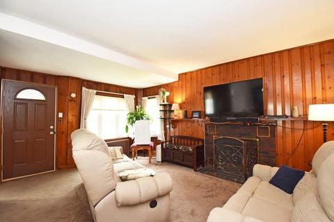 16 Waucantuck Rd, Worcester, MA 01606 photo 2