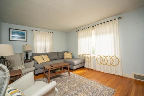 98 Gilman St, Springfield, MA 01118 photo 9