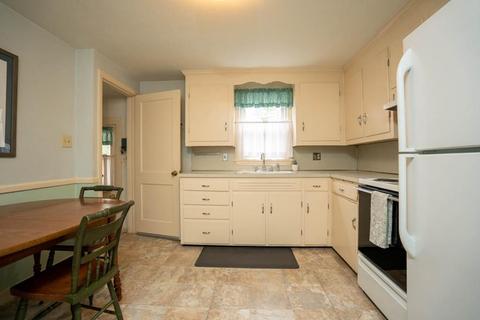 98 Gilman St, Springfield, MA 01118 photo 16
