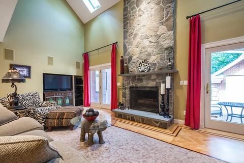 213 Mendon St, Upton, MA 01568 photo 2