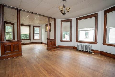 76 Monroe St, Chicopee, MA 01020 photo 6