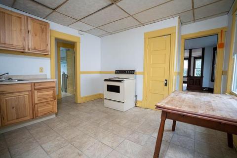 76 Monroe St, Chicopee, MA 01020 photo 9
