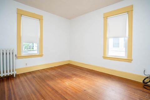 76 Monroe St, Chicopee, MA 01020 photo 11