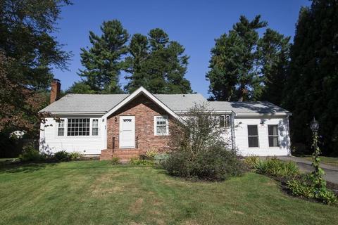 84 Sunset Dr, Raynham, MA 02767 photo 1