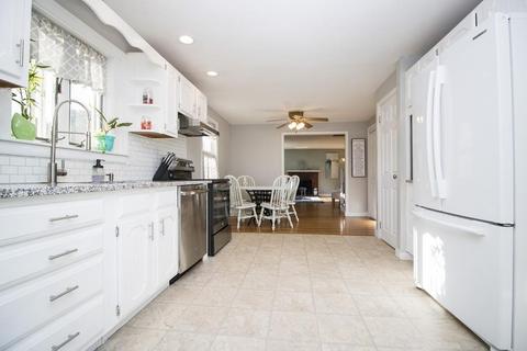 84 Sunset Dr, Raynham, MA 02767 photo 22