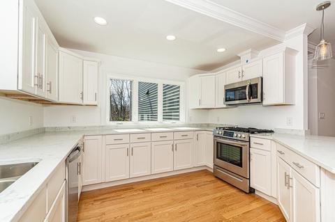 364 Lowell St, Reading, MA 01867 photo 4