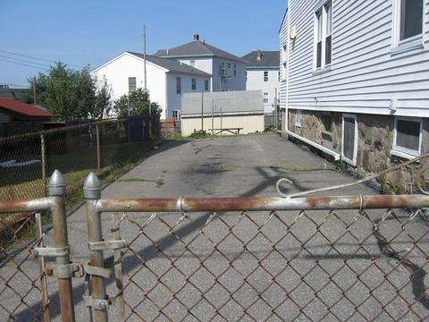 32 Bradford Ave, Fall River, MA 02721 photo 2