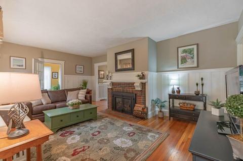 528 Great Plain Ave, Needham, MA 02492 photo 4