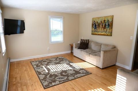 7 Sunset Dr, Douglas, MA 01516 photo 2