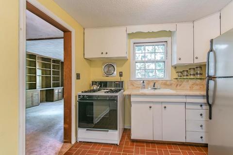 61 Donbray Rd, Springfield, MA 01119 photo 12