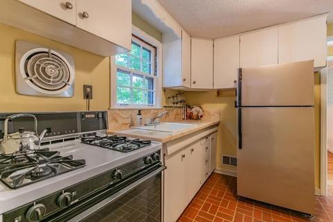 61 Donbray Rd, Springfield, MA 01119 photo 11