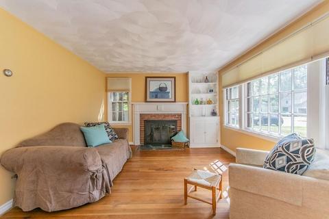61 Donbray Rd, Springfield, MA 01119 photo 4