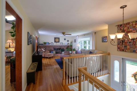 17 Jeffrey Rd, Canton, MA 02021 photo 3