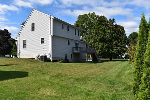 20 Howard St, Ayer, MA 01432 photo 2