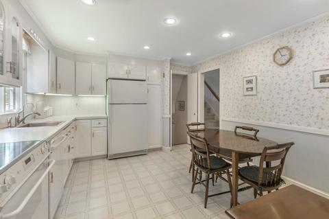 33 Blacksmith Dr, Needham, MA 02492 photo 7