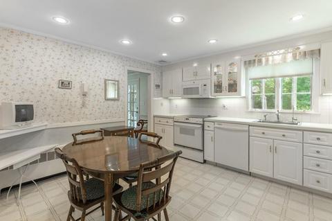 33 Blacksmith Dr, Needham, MA 02492 photo 8