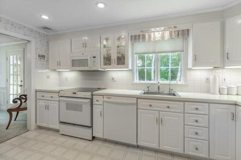 33 Blacksmith Dr, Needham, MA 02492 photo 9