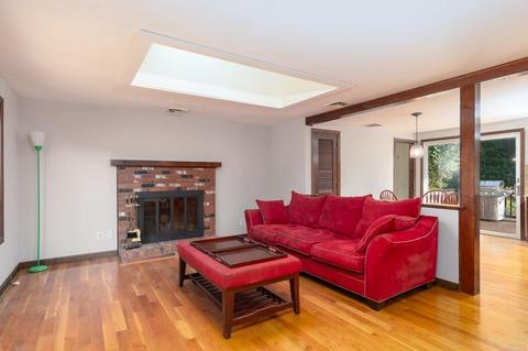 96 Plain St, Easthampton, MA 01027 photo 5