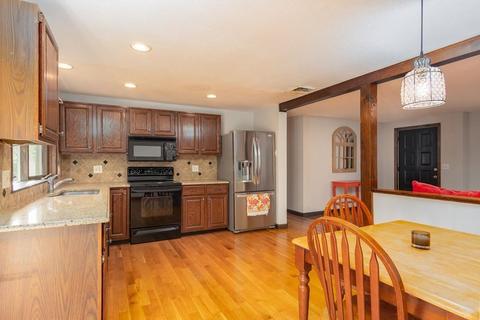 96 Plain St, Easthampton, MA 01027 photo 7