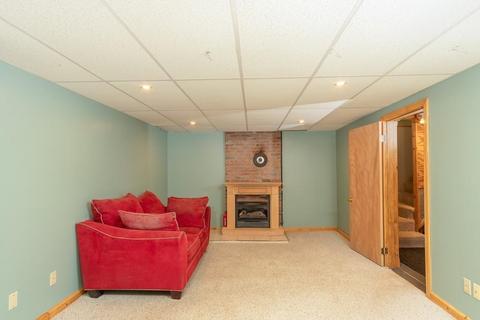 96 Plain St, Easthampton, MA 01027 photo 15