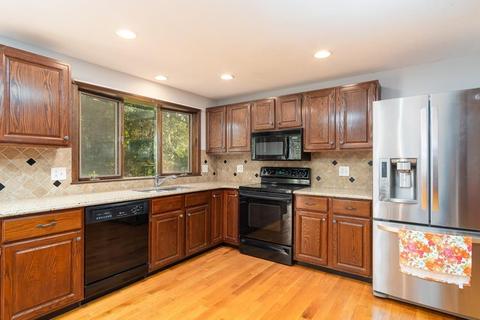 96 Plain St, Easthampton, MA 01027 photo 8