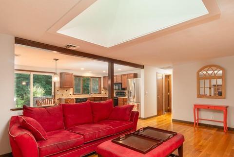 96 Plain St, Easthampton, MA 01027 photo 6
