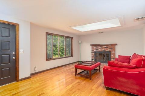 96 Plain St, Easthampton, MA 01027 photo 3