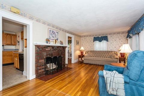 34 Kingston St, Reading, MA 01867 photo 3