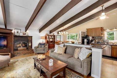 33 Walnut St, Millis, MA 02054 photo 5