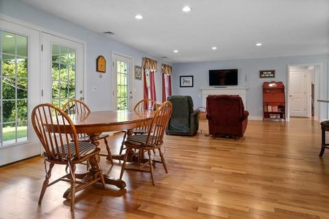 56 Pleasant St, Mendon, MA 01756 photo 11
