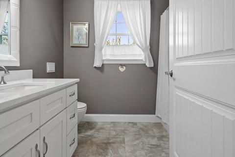 56 Pleasant St, Mendon, MA 01756 photo 21