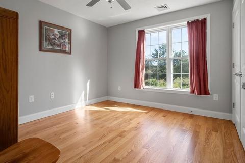 56 Pleasant St, Mendon, MA 01756 photo 18