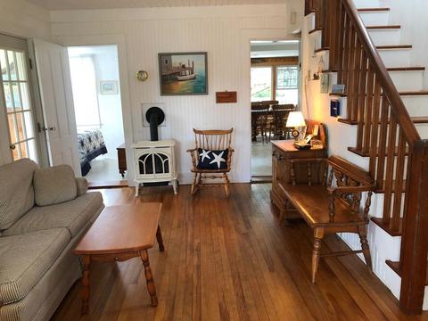 9 Park St, Bourne, MA 02559 photo 3