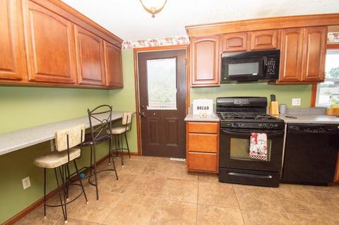 29 Daniel Dr, Chicopee, MA 01013 photo 8