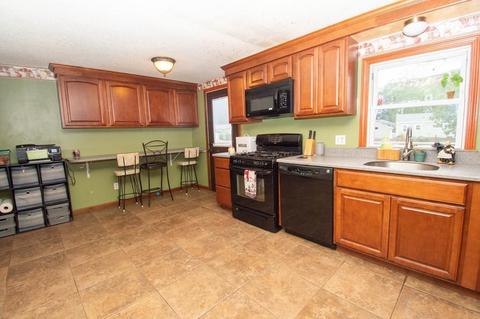 29 Daniel Dr, Chicopee, MA 01013 photo 11