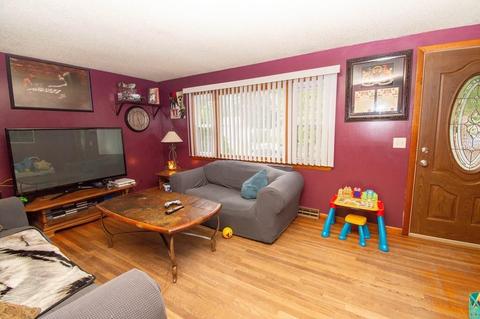 29 Daniel Dr, Chicopee, MA 01013 photo 4