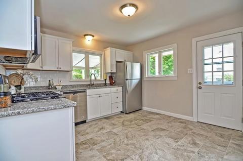 112 Pebble St, Fall River, MA 02721 photo 9